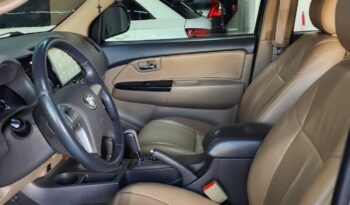 Toyota Hilux SW4 4×4 SR full