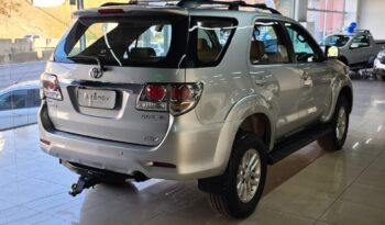 Toyota Hilux SW4 4×4 SR full