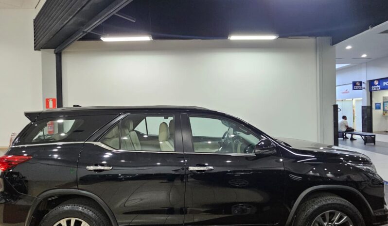 Toyota Hilux SW4 7 lugares full