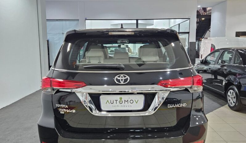 Toyota Hilux SW4 7 lugares full