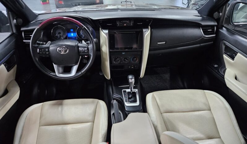 Toyota Hilux SW4 7 lugares full
