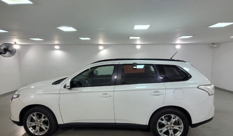 Mitsubishi Outlander 2.0 full