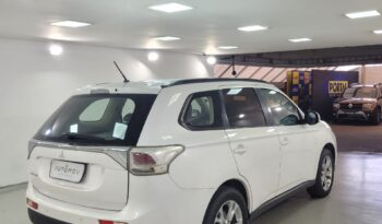 Mitsubishi Outlander 2.0 full