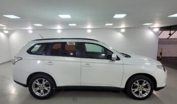 Mitsubishi Outlander 2.0 full