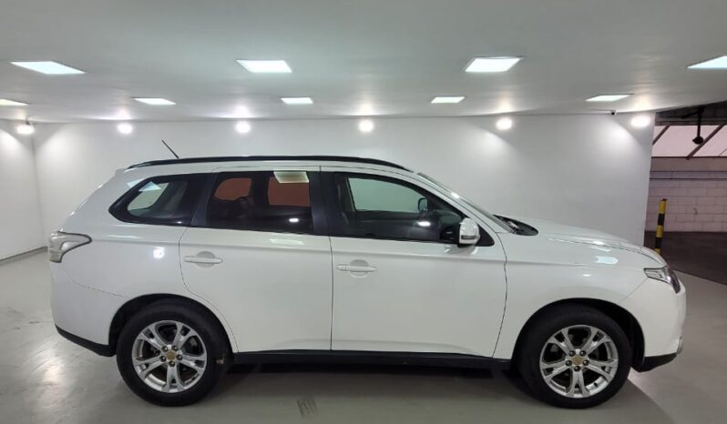 Mitsubishi Outlander 2.0 full