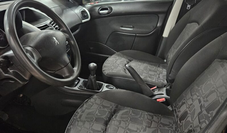 Peugeot 207 1.4 XR full