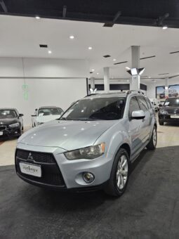 Mitsubishi Outlander 2.0 full