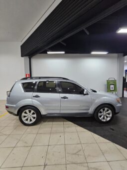 Mitsubishi Outlander 2.0 full