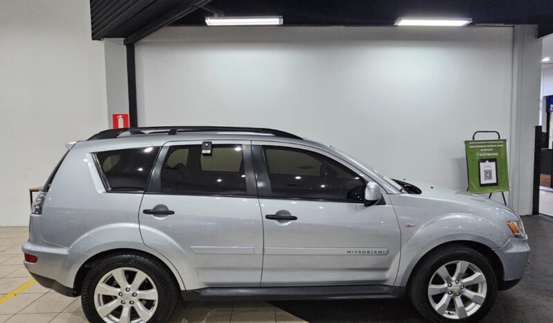 Mitsubishi Outlander 2.0 full
