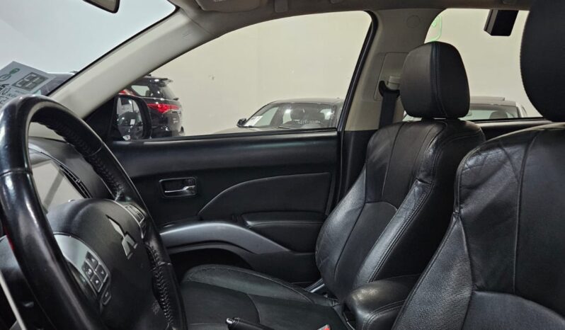 Mitsubishi Outlander 2.0 full