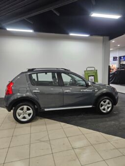 Renault Sandero 1.6 Stepway full
