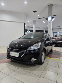 Peugeot 208 1.5 full