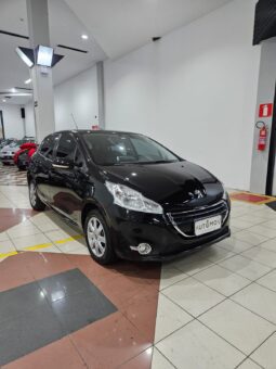Peugeot 208 1.5 full