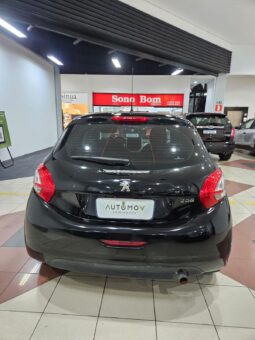 Peugeot 208 1.5 full