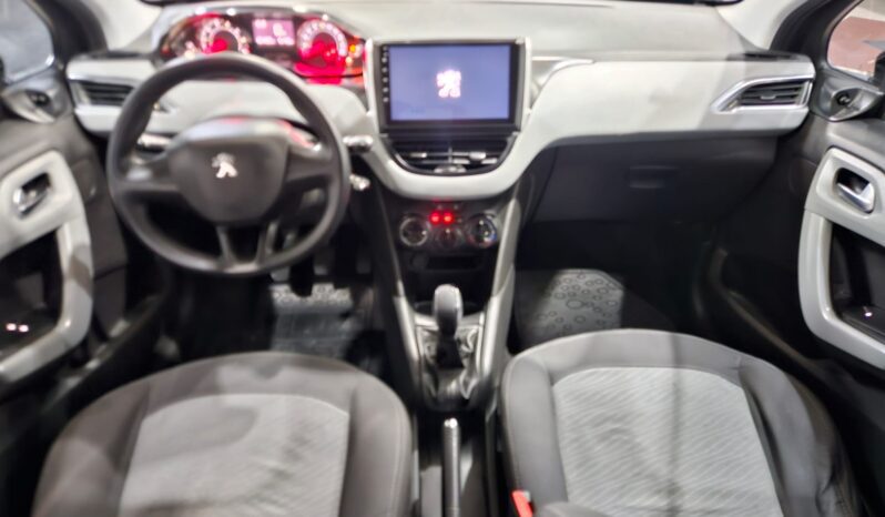 Peugeot 208 1.5 full