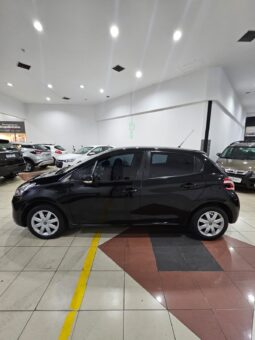 Peugeot 208 1.5 full