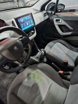Peugeot 208 1.5 full