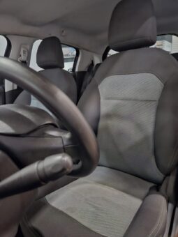 Peugeot 208 1.5 full