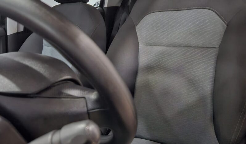 Peugeot 208 1.5 full