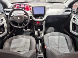 Peugeot 208 1.5 full