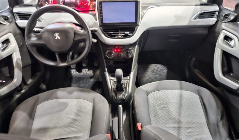 Peugeot 208 1.5 full
