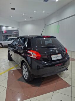 Peugeot 208 1.5 full