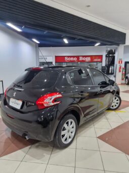 Peugeot 208 1.5 full