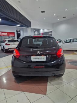 Peugeot 208 1.5 full