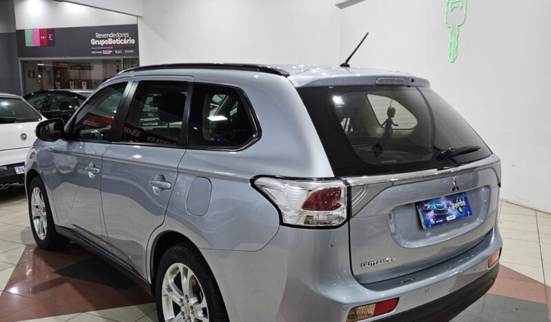 Mitsubishi Outlander 2.0 full