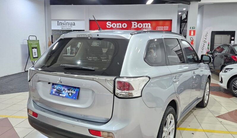 Mitsubishi Outlander 2.0 full