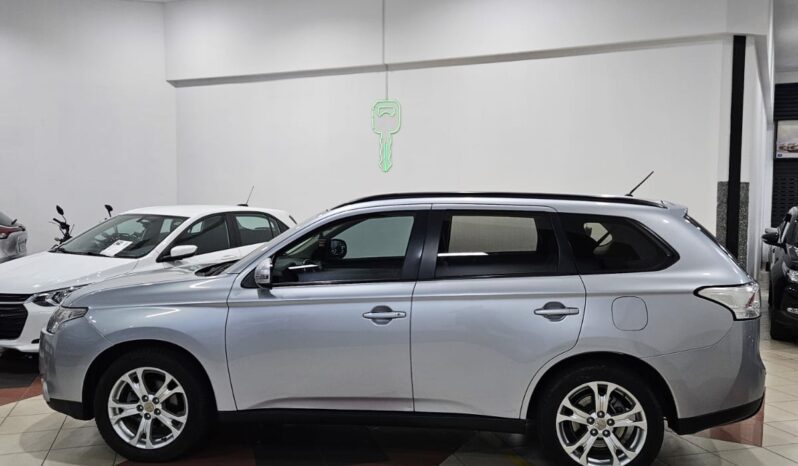 Mitsubishi Outlander 2.0 full