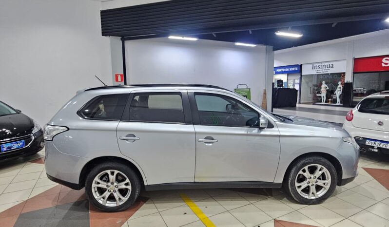 Mitsubishi Outlander 2.0 full