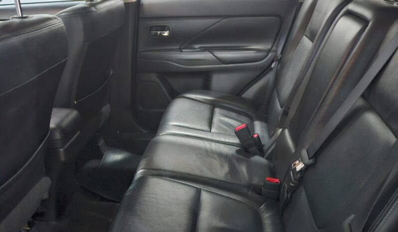 Mitsubishi Outlander 2.0 full