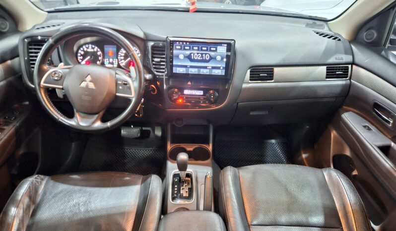 Mitsubishi Outlander 2.0 full