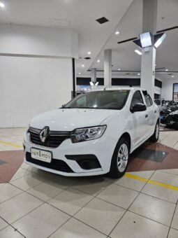 Renault Logan 1.0 full