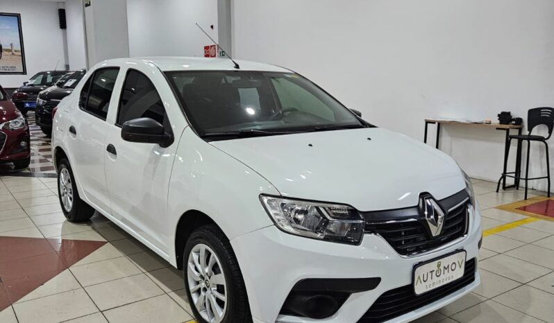 Renault Logan 1.0 full