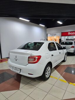 Renault Logan 1.0 full