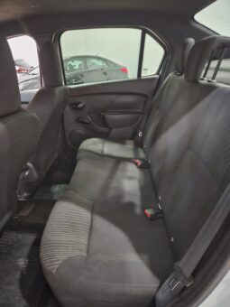 Renault Logan 1.0 full