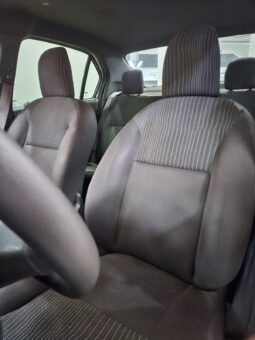 Renault Logan 1.0 full