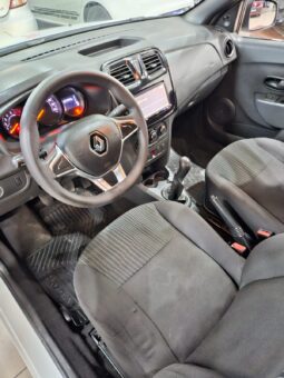 Renault Logan 1.0 full