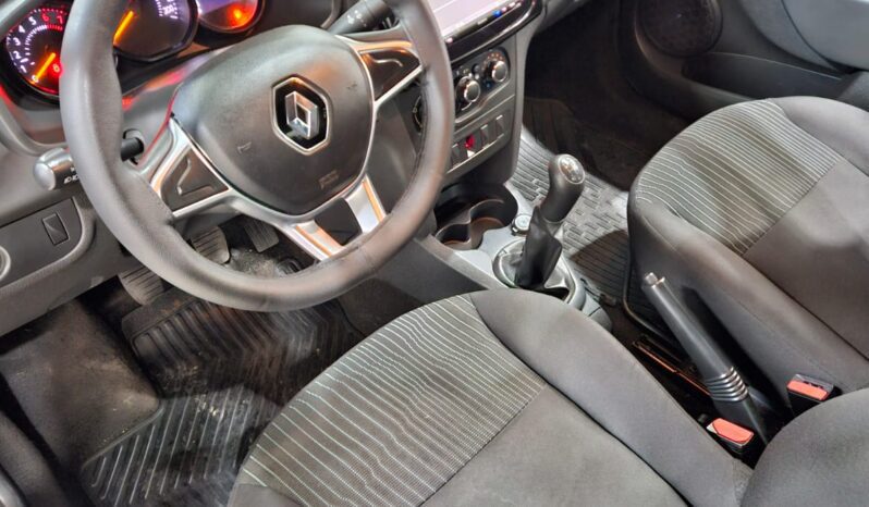 Renault Logan 1.0 full