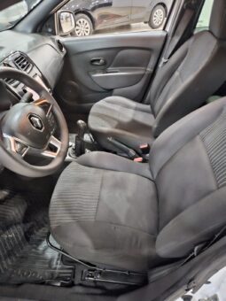 Renault Logan 1.0 full