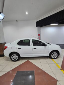 Renault Logan 1.0 full