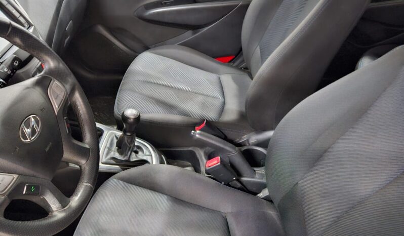 Hyundai HB20 1.0 full