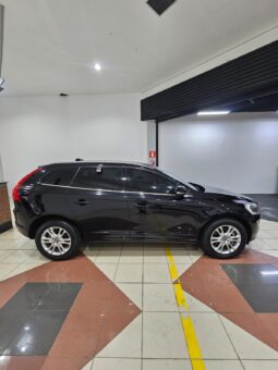 Volvo XC-60 2.0 T5 full