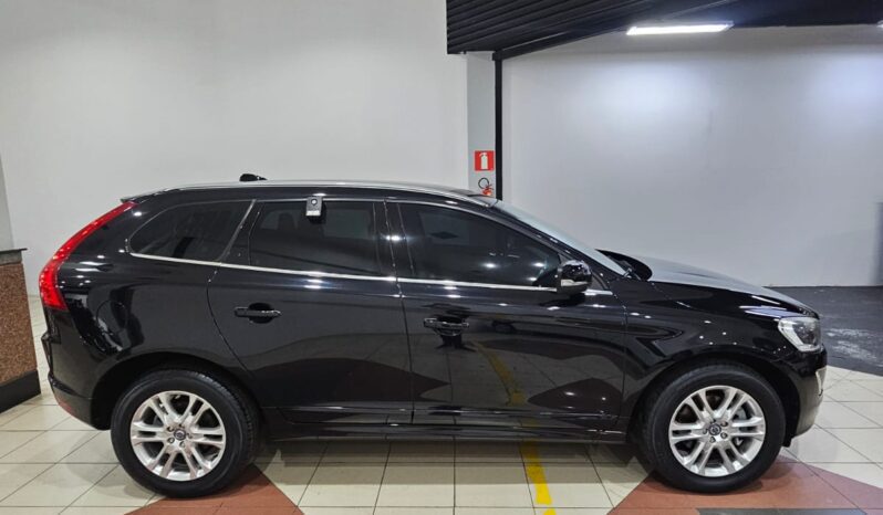 Volvo XC-60 2.0 T5 full