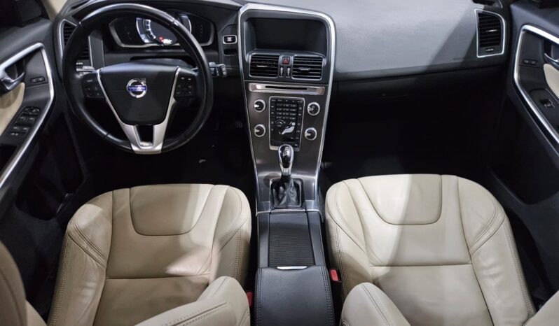Volvo XC-60 2.0 T5 full