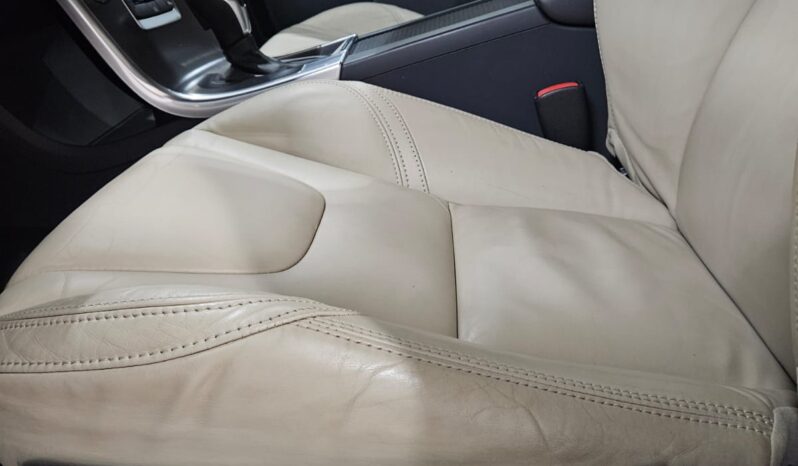 Volvo XC-60 2.0 T5 full