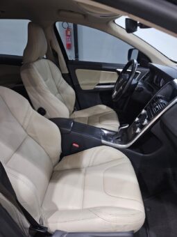 Volvo XC-60 2.0 T5 full