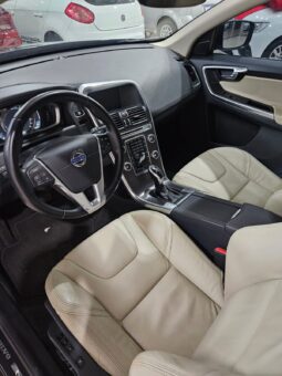 Volvo XC-60 2.0 T5 full